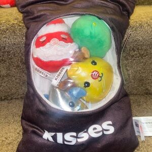 Kisses Holiday Plush Toy Set